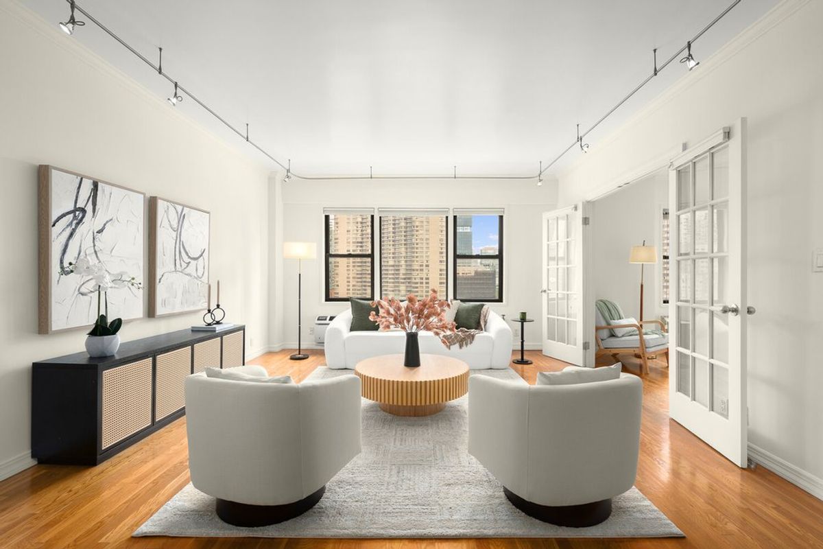 Photo for The Devon Condominium - 333 East 34th Street Condominium in Murray Hill, Manhattan