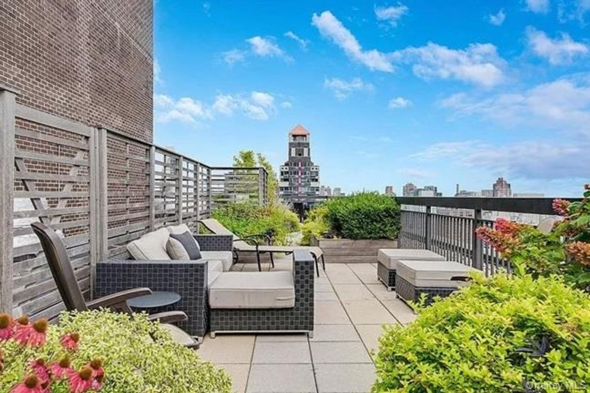 Photo for  The Landmark  - 1110 2 AVENUE Cooperative in Sutton Place, Manhattan