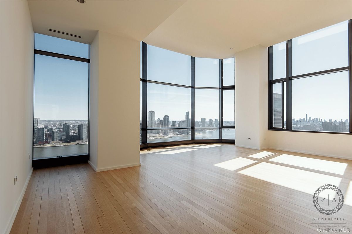 Photo for 50 United Nations Plaza - 345 EAST 46 STREET Condominium in Turtle Bay, Manhattan