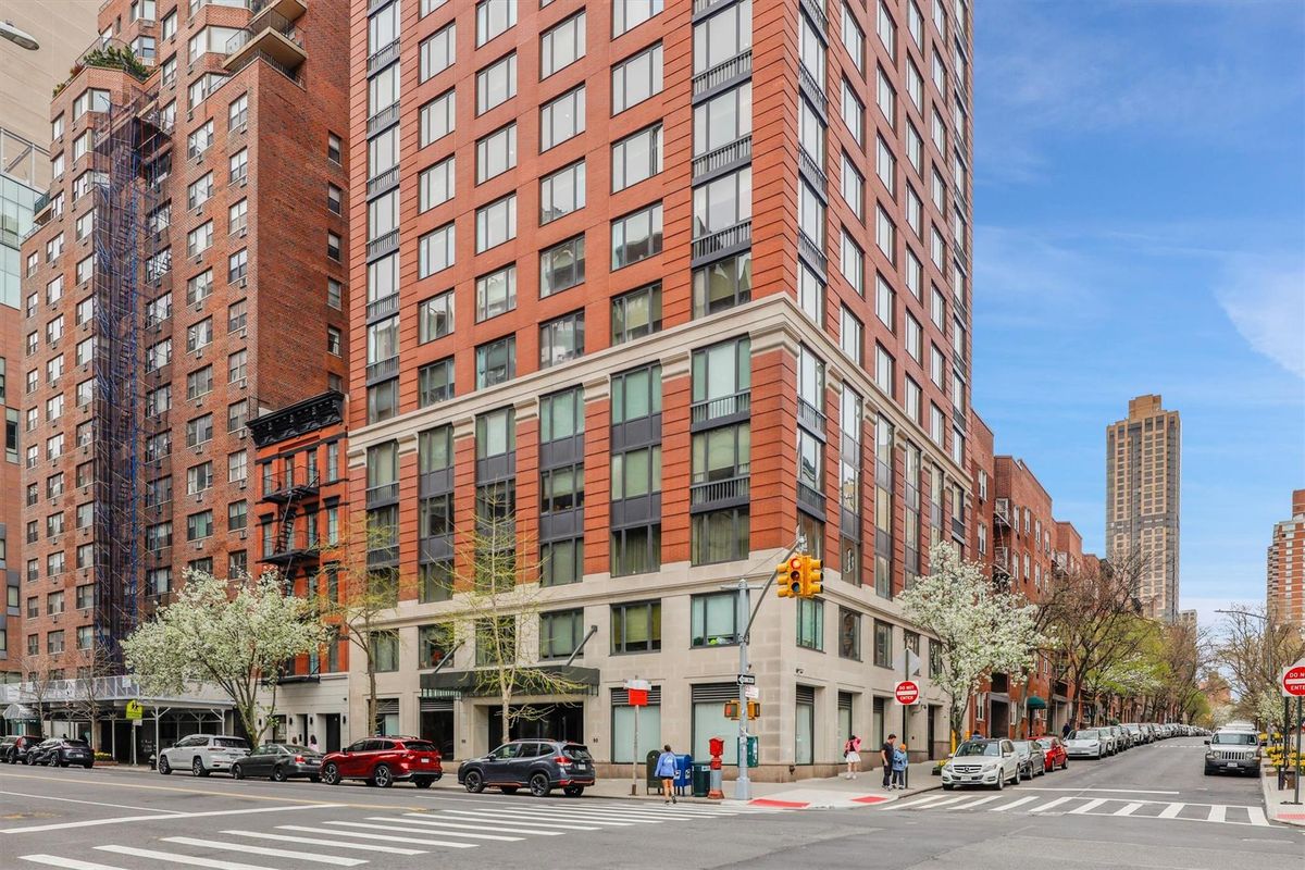 Photo for 90 EAST END AVENUE - 90 East End Avenue Condominium in Upper East Side, Manhattan