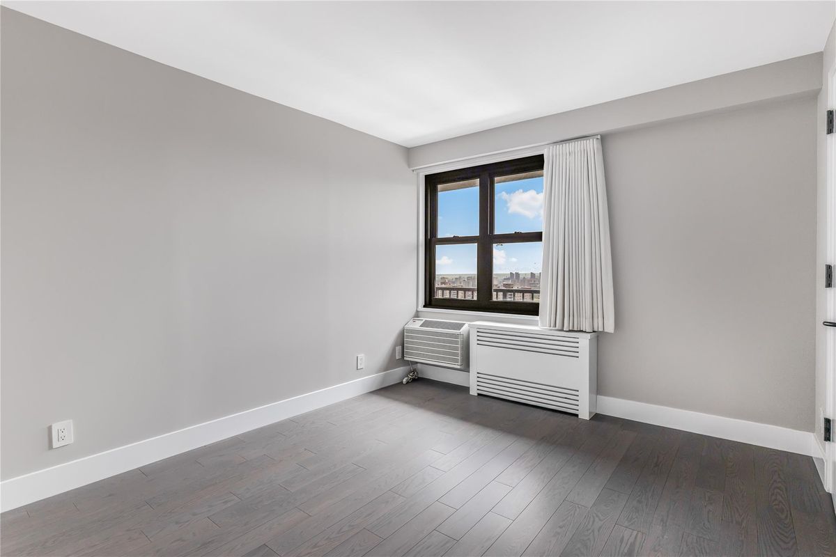 Photo for  175 W 95th Street  - 169 WEST 95 STREET Condominium in Upper West Side, Manhattan