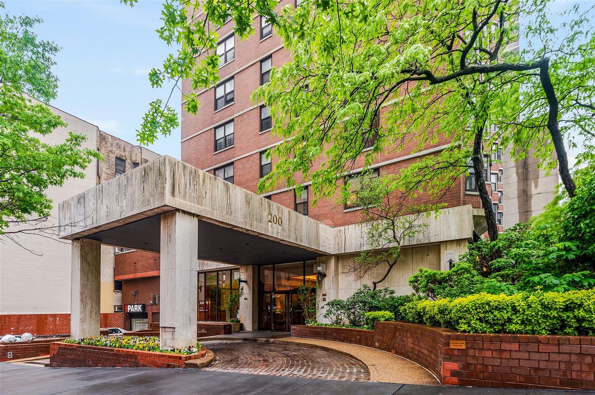 Photo for  200 East 90th Street  - 1589 3 AVENUE Cooperative in Yorkville, Manhattan