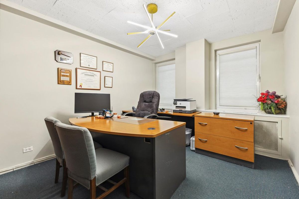 Photo for 880 5th Avenue - 880 Fifth Avenue Cooperative in Upper East Side, Manhattan