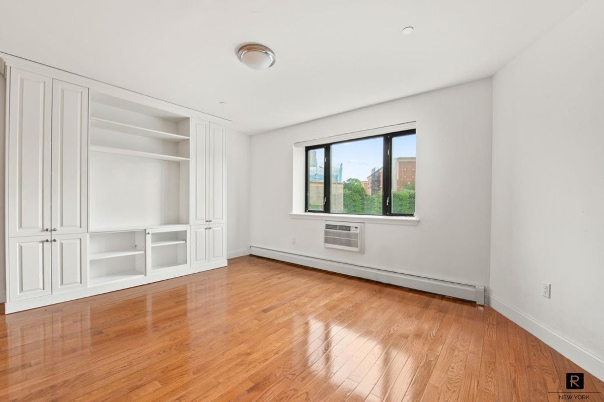 Photo for Edgecombe Parc - 456 West 167th Street Condominium in Washington Heights, Manhattan
