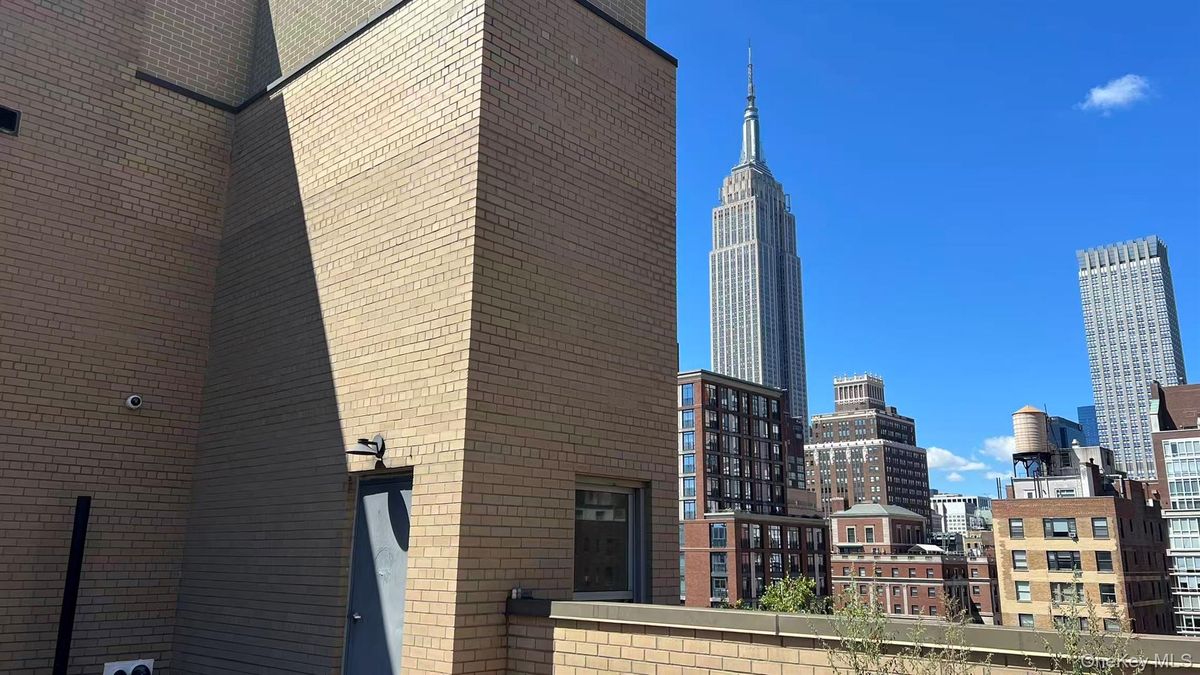 Photo for  310 Lexington Avenue  - 302 LEXINGTON AVENUE Cooperative in Murray Hill, Manhattan