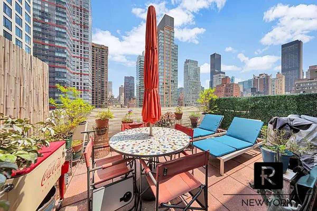 Photo for The Hawthorne - 211 East 53rd Street Condominium in Midtown East, Manhattan