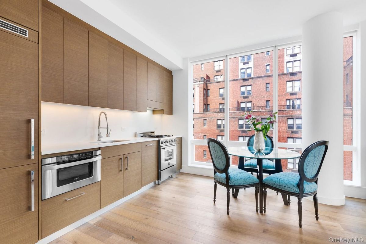 Photo for 325 Lexington Avenue - 325 Lexington Avenue Condominium in Murray Hill, Manhattan