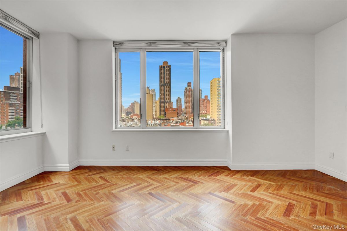 Photo for 90 EAST END AVENUE - 90 East End Avenue Condominium in Upper East Side, Manhattan
