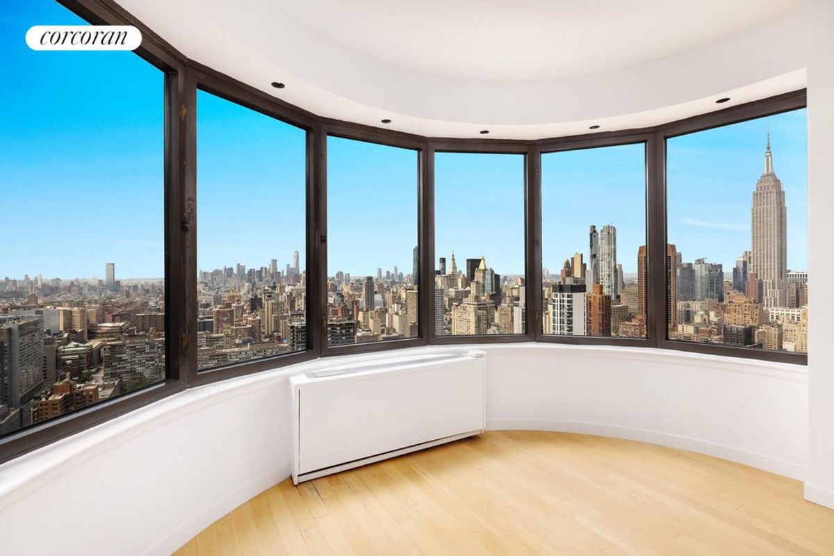 Photo for The Corinthian - 330 East 38th Street Condominium in Murray Hill, Manhattan