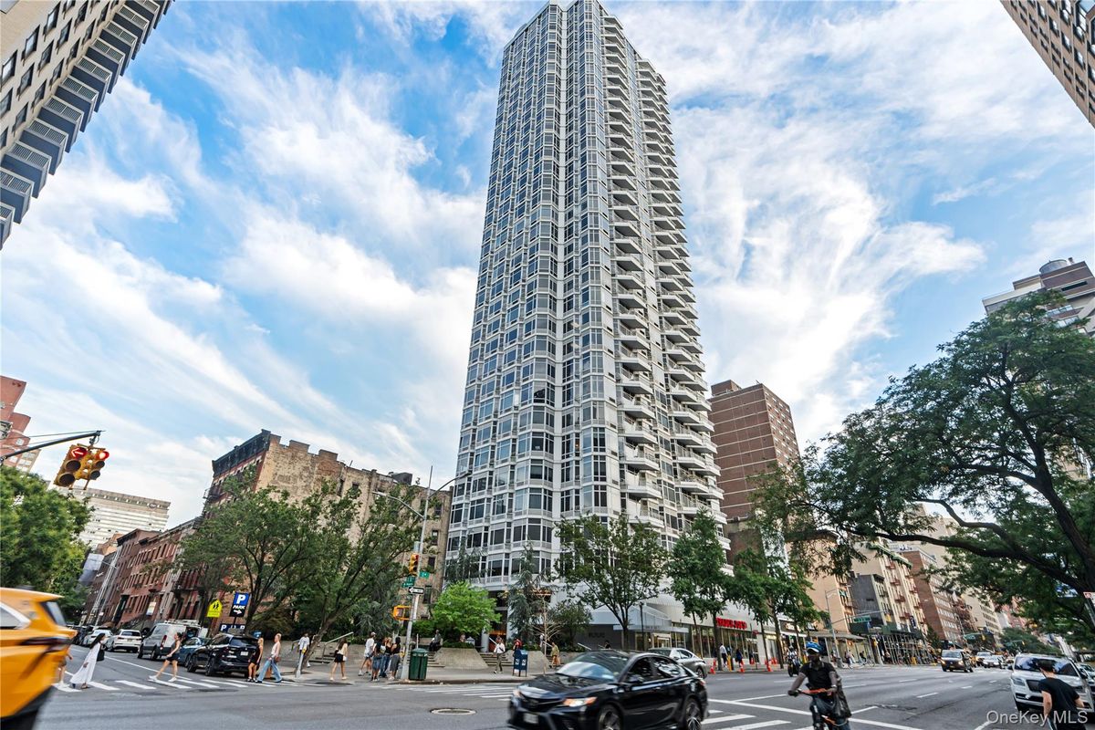 Photo for The Future Condominium - 200 EAST 32 STREET Condominium in Murray Hill, Manhattan