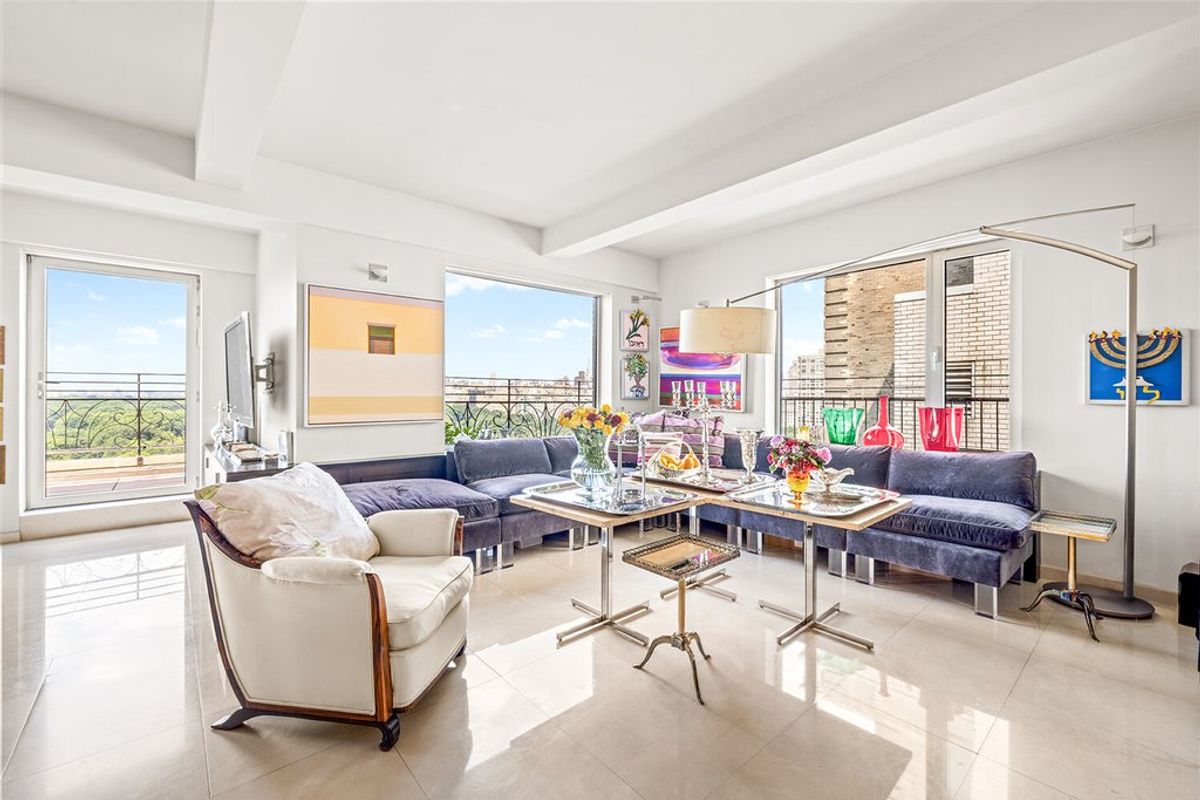 Photo for The Berkeley House - 120 CENTRAL PARK SOUTH Cooperative in Midtown, Manhattan