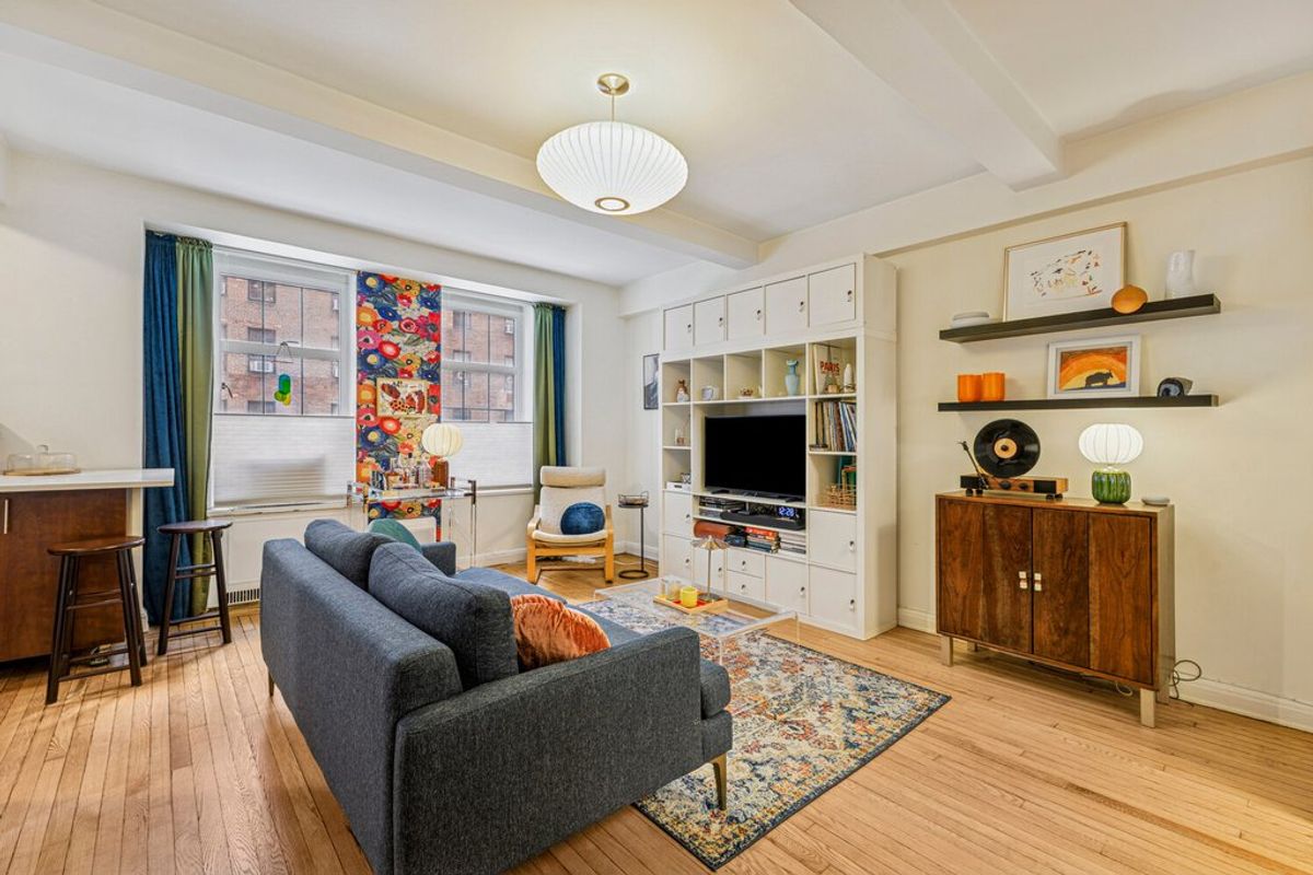 Photo for London Terrace Towers - 470 West 23rd Street Condominium in Chelsea, Manhattan