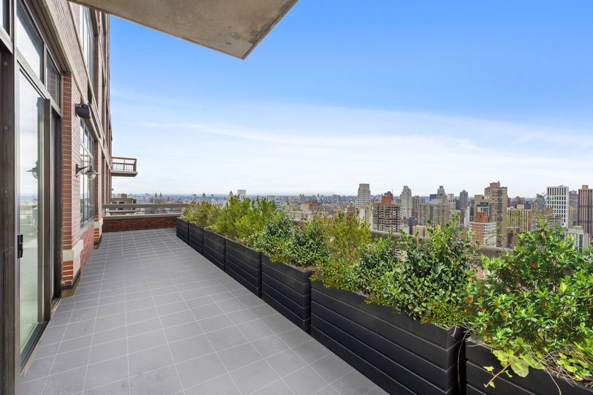 Photo for  The Oxford  - 422 EAST 72 STREET Condominium in Upper East Side, Manhattan