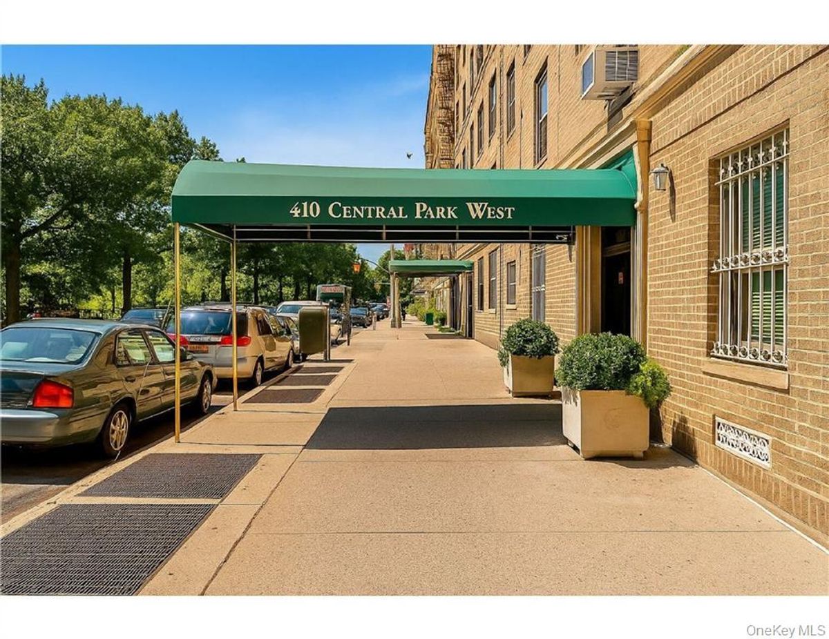 Photo for  Edith Apartments  - 410 CENTRAL PARK WEST Cooperative in Manhattan Valley, Manhattan