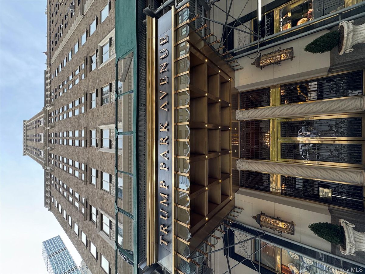 Photo for Trump Park Avenue - 502 PARK AVENUE Condominium in Midtown, Manhattan