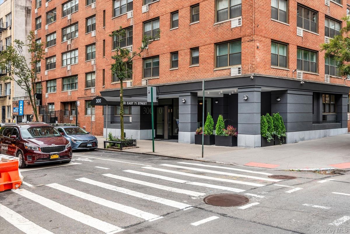 Photo for The Theso - 300 East 71St Street Condominium in Lenox Hill, Manhattan
