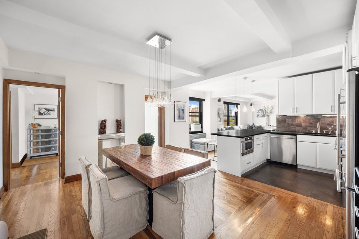 Photo for 300 West 23rd Street - 300 West 23rd Street Condominium in Chelsea, Manhattan