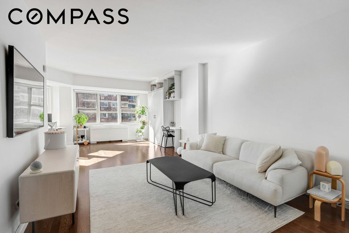 Photo for 305 East 24th Street - 305 East 24th Street Cooperative in Kips Bay, Manhattan