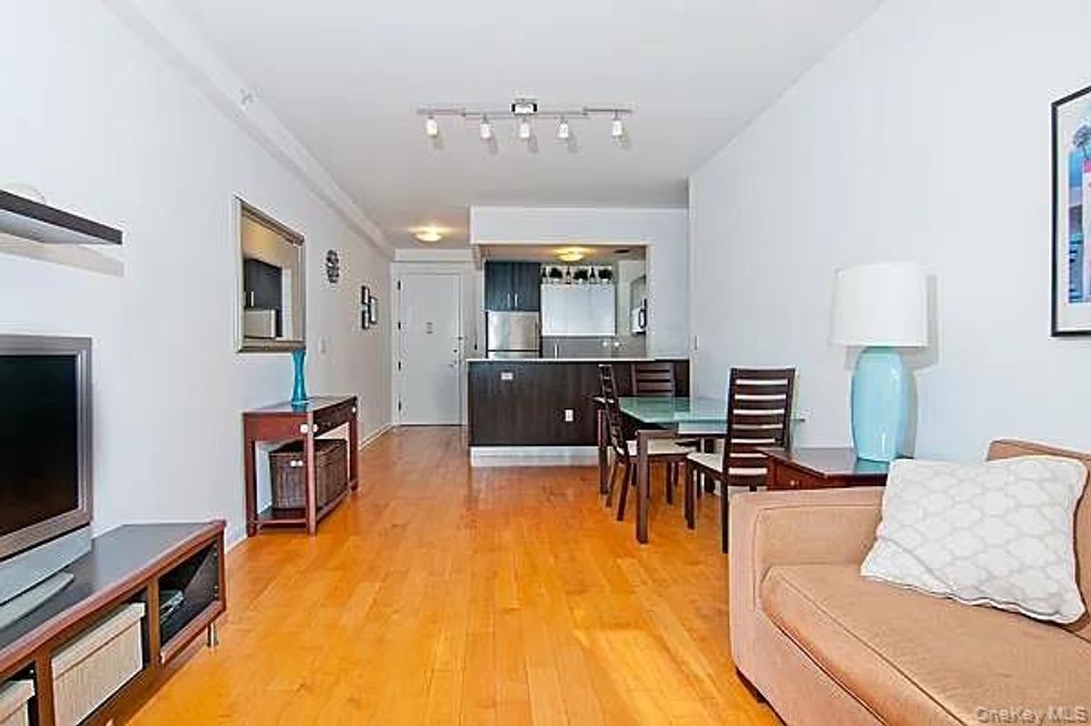 Photo for Echelon - 13-11 Jackson Avenue Condominium in Long Island City, Queens