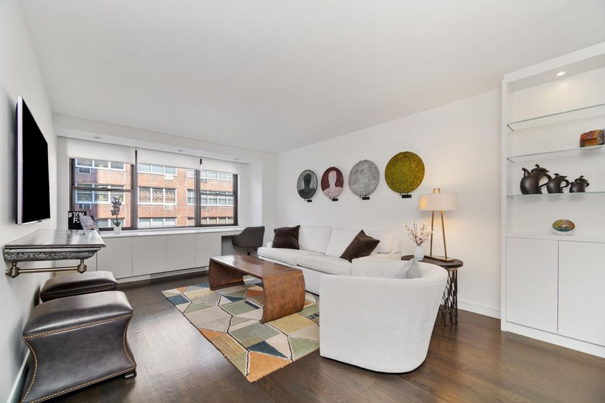 Photo for The Mayfair - 301 East 69th Street Condominium in Upper East Side, Manhattan