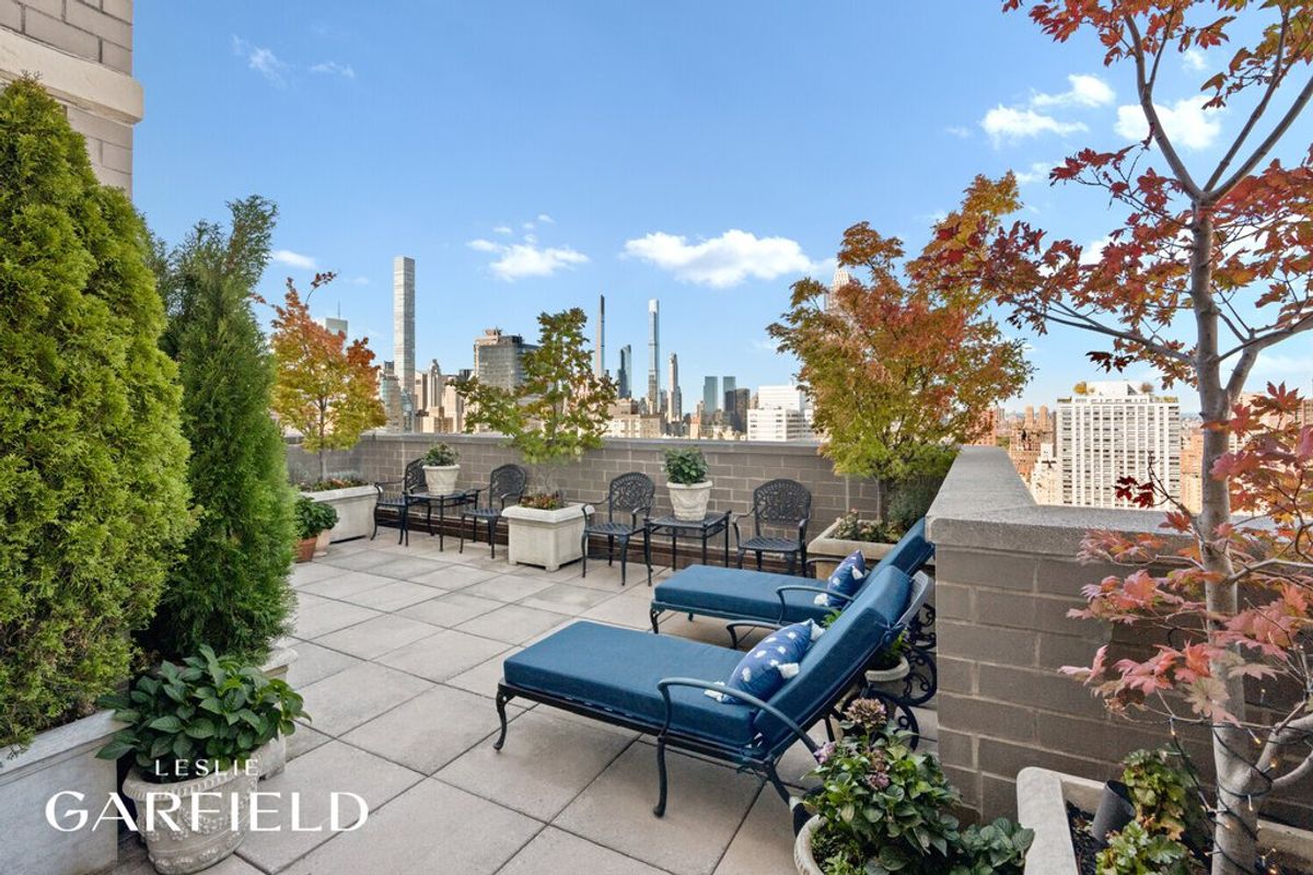 Photo for The Kingsley - 400 East 70th Street Condominium in Upper East Side, Manhattan