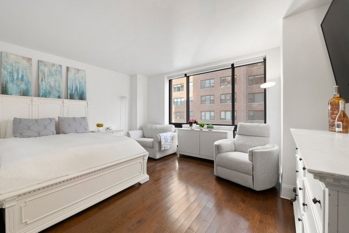 Photo for 300 East 64th Street - 300 East 64th Street Condominium in Upper East Side, Manhattan