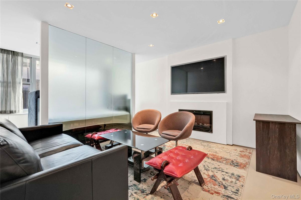 Photo for The Galleria - 117 EAST 57 STREET Condominium in Midtown East, Manhattan