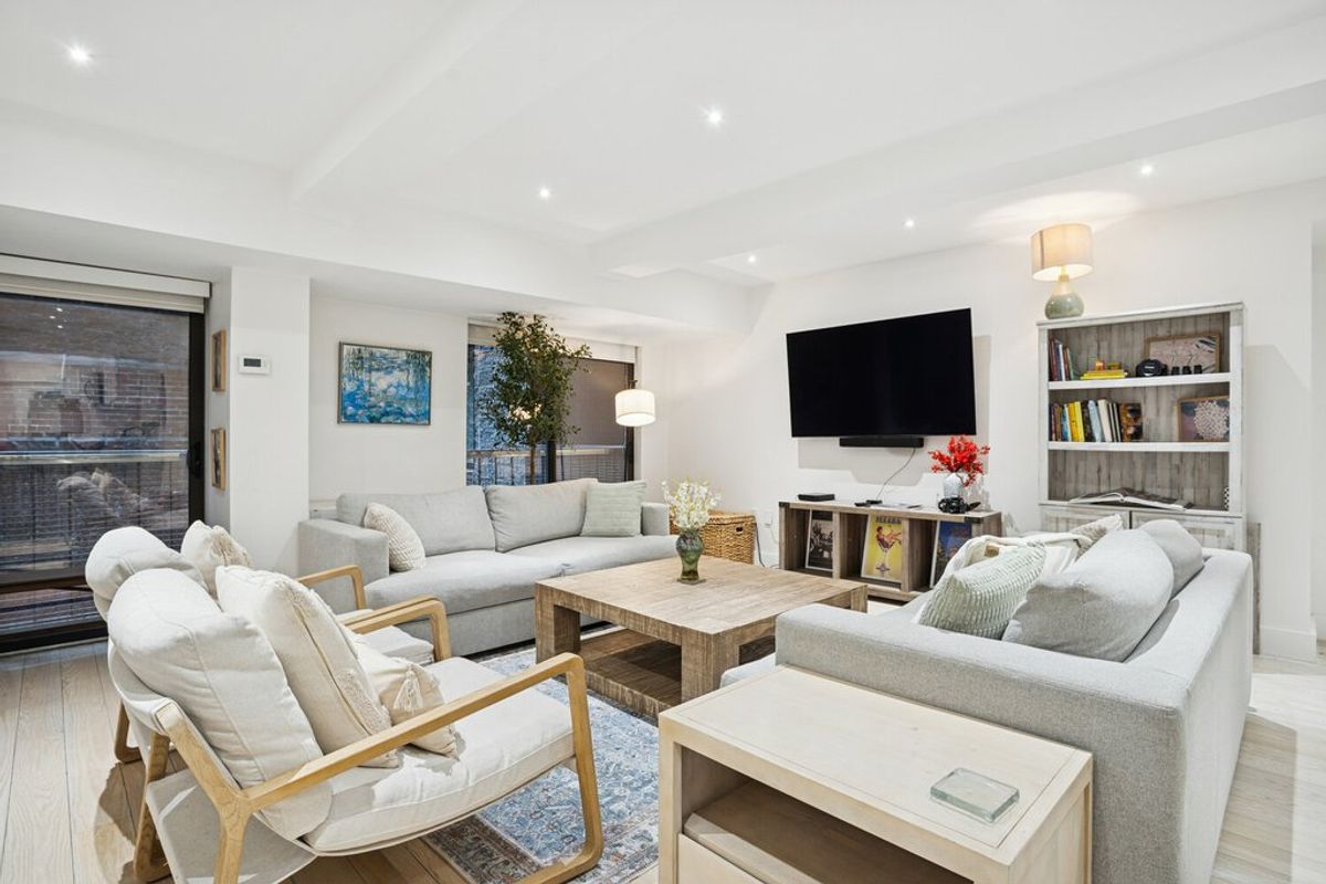 Photo for 254 PAS - 254 Park Avenue South Condominium in Flatiron, Manhattan