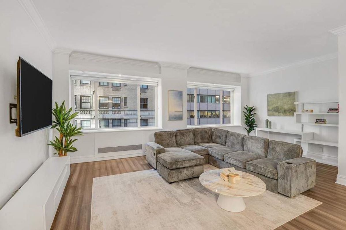 Photo for 475 PARK AVENUE - 475 Park Avenue Cooperative in Midtown East, Manhattan
