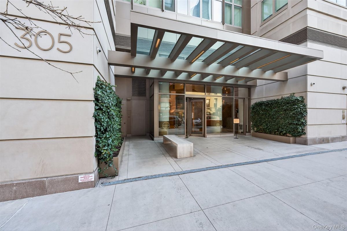 Photo for Halcyon - 305 EAST 51 STREET Condominium in Midtown East, Manhattan