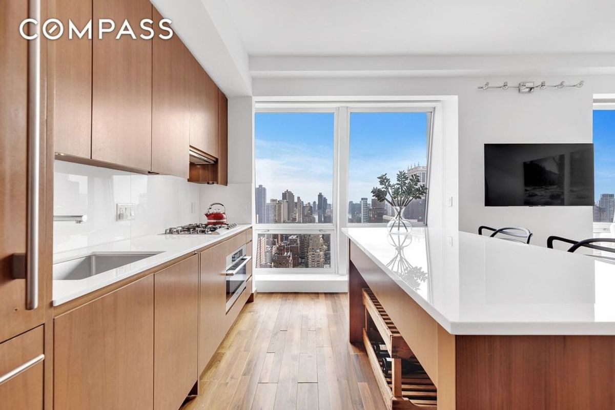 Photo for The Residences at 400 Fifth Avenue - 400 Fifth Avenue Condominium in Murray Hill, Manhattan