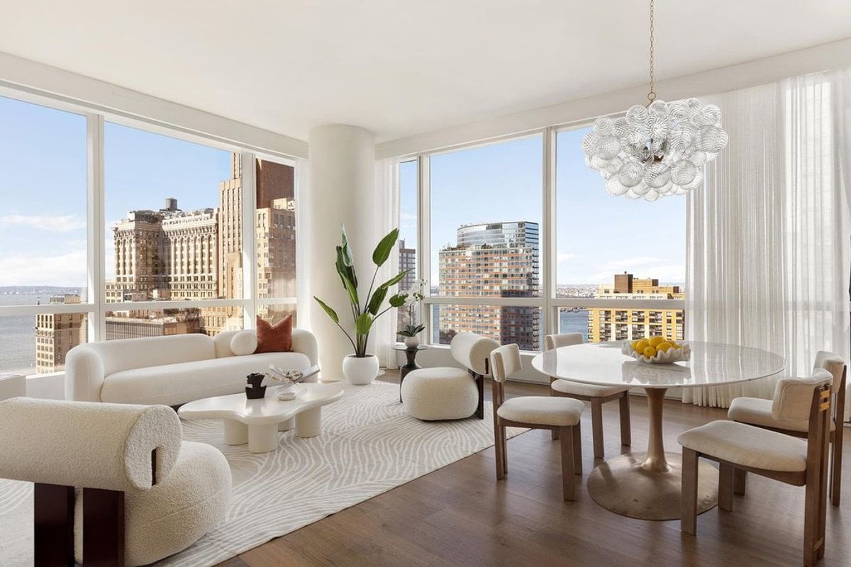 Photo for 42 Trinity Place - 77 Greenwich Condominium in Financial District, Manhattan