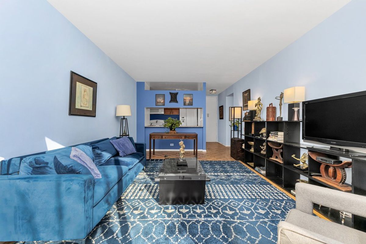 Photo for Two WorldWide Plaza - 350 West 50th Street Condominium in Midtown West, Manhattan