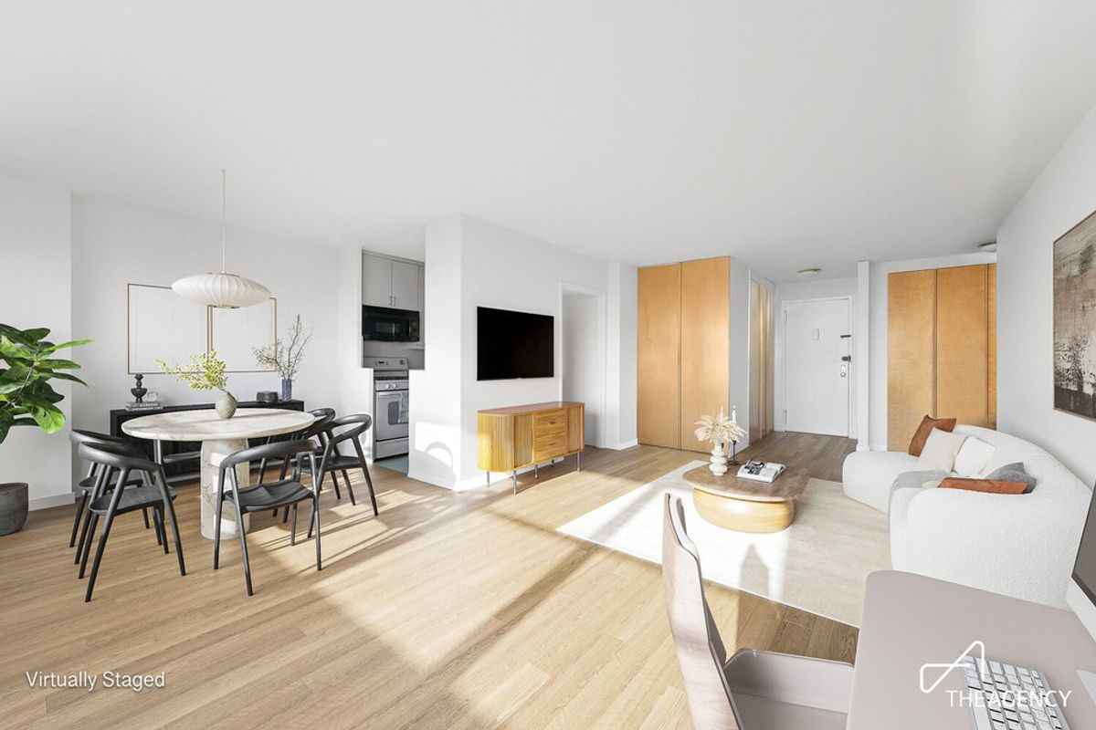 Photo for Lincoln Towers - 180 West End Avenue Condominium in Upper West Side, Manhattan