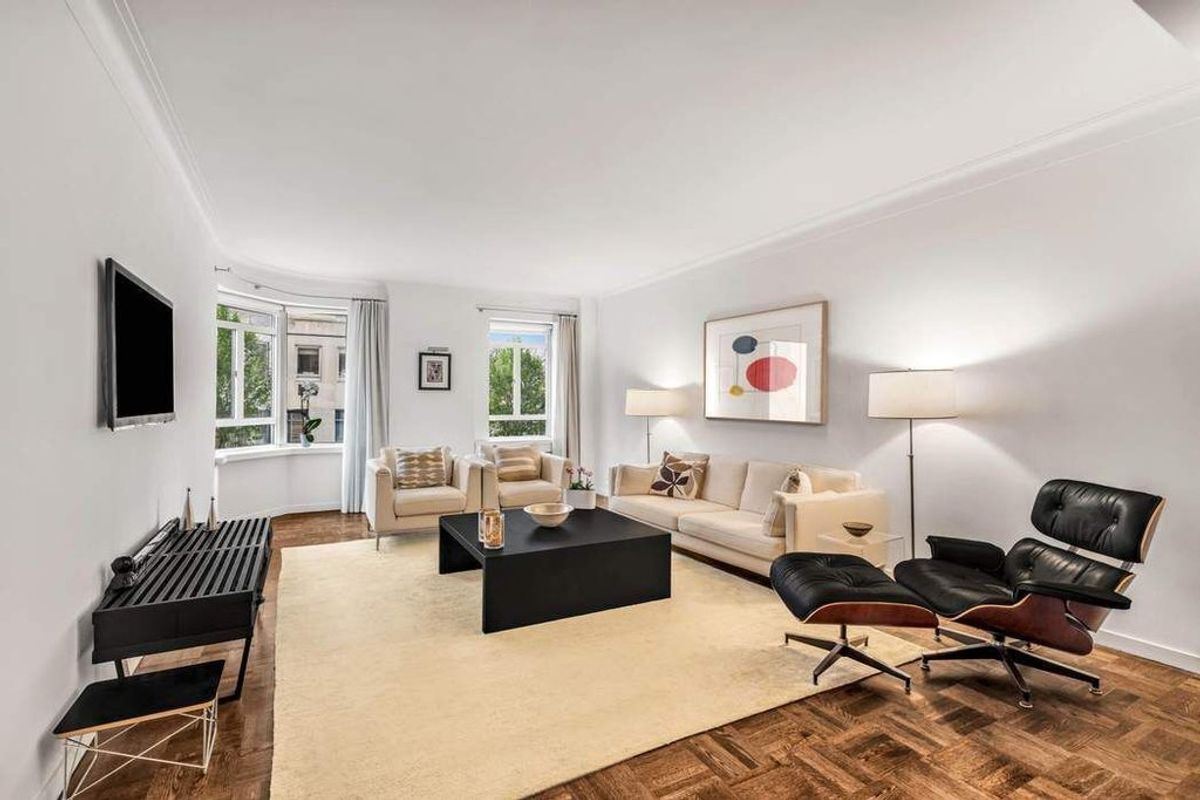 Photo for 870 5th AVENUE - 870 5th Avenue Cooperative in Upper East Side, Manhattan