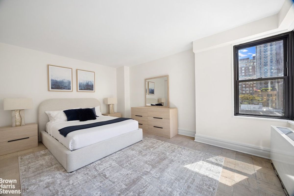 Photo for Trafalgar House - 120 East 90th Street Condominium in Upper East Side, Manhattan