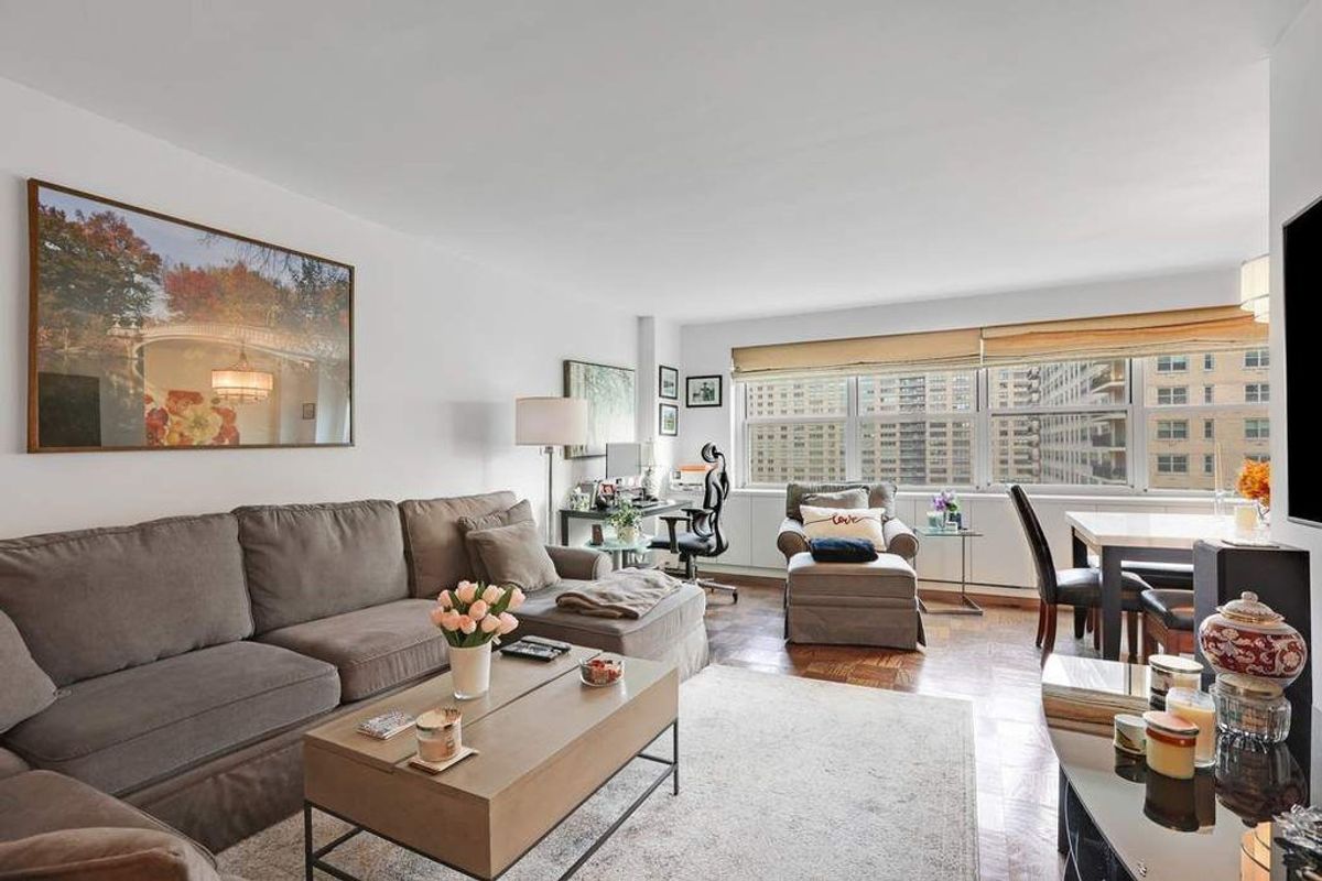 Photo for Lincoln Towers - 165 West End Avenue Condominium in Upper West Side, Manhattan