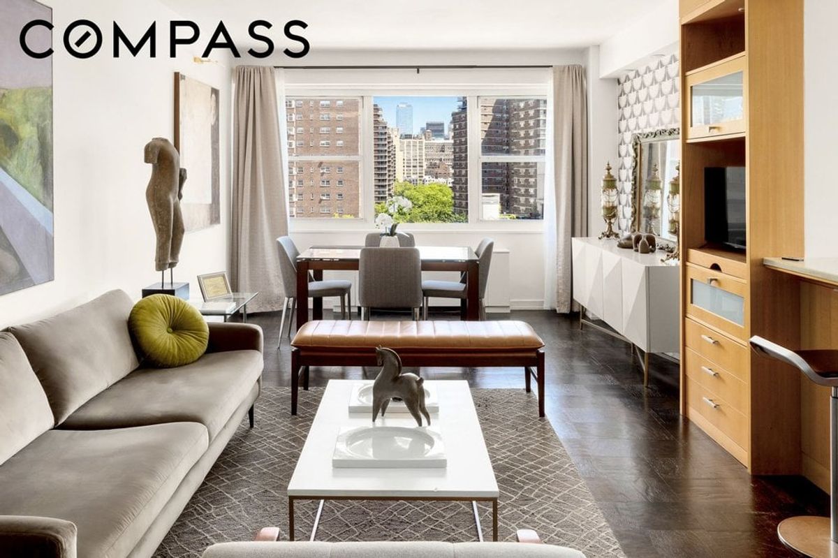Photo for London Towne House - 360 West 22nd Street Condominium in Chelsea, Manhattan