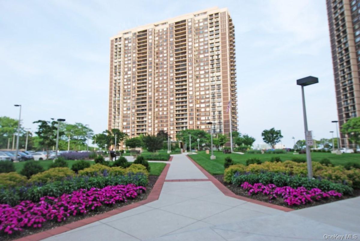 Photo for 269 Grand Central Parkway - 269 Grand Central Parkway Cooperative in Little Neck, Queens
