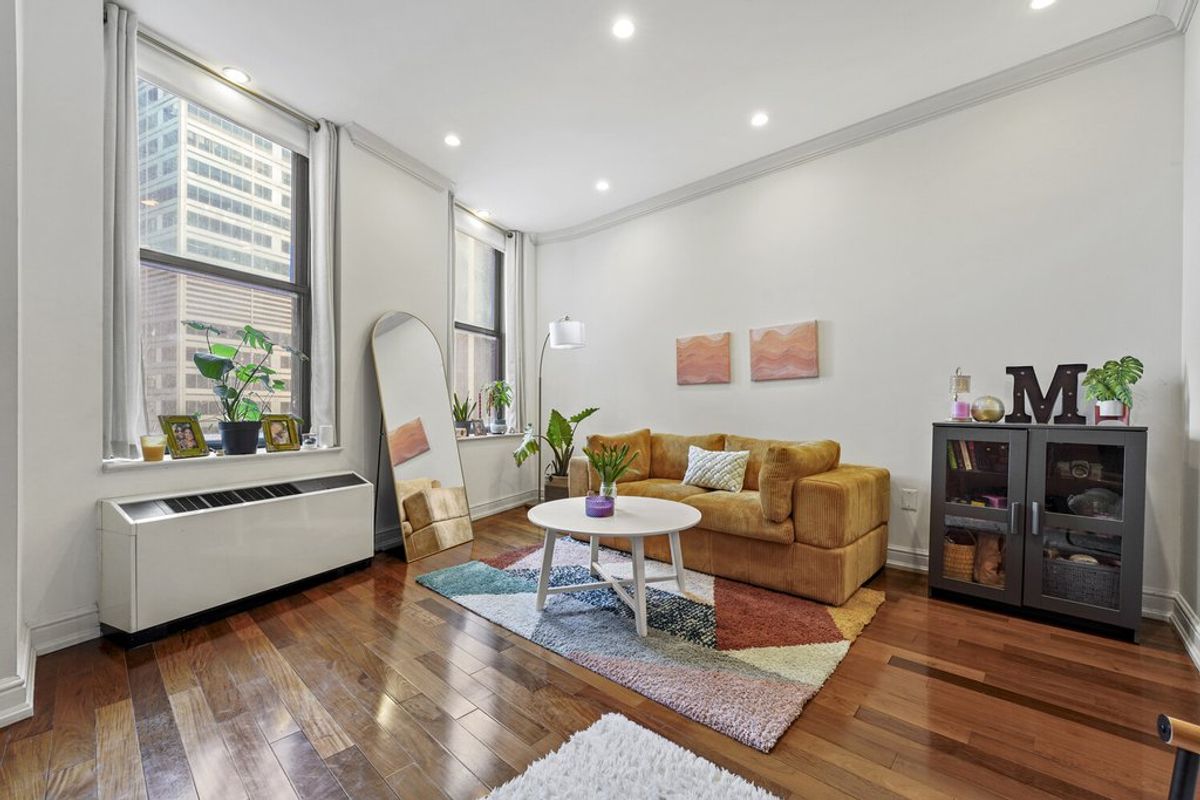 Photo for Cocoa Exchange - 1 Wall Street Court Condominium in Financial District, Manhattan
