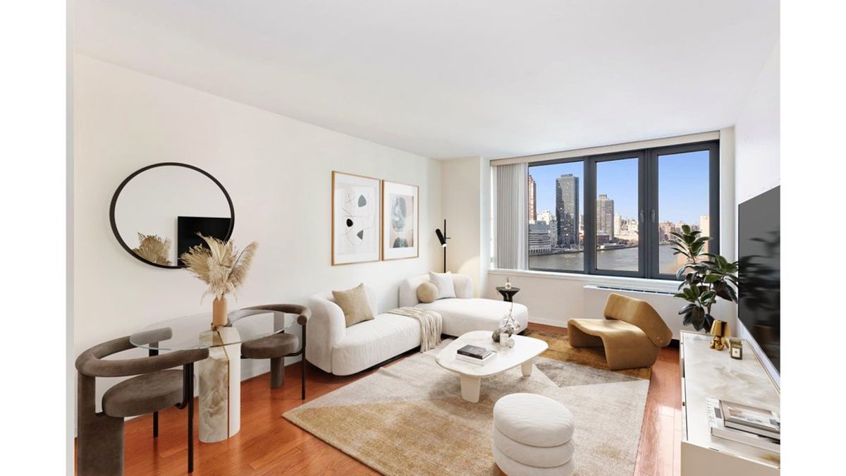 Photo for Island House - 455 Main Street Condominium in Roosevelt Island, Manhattan