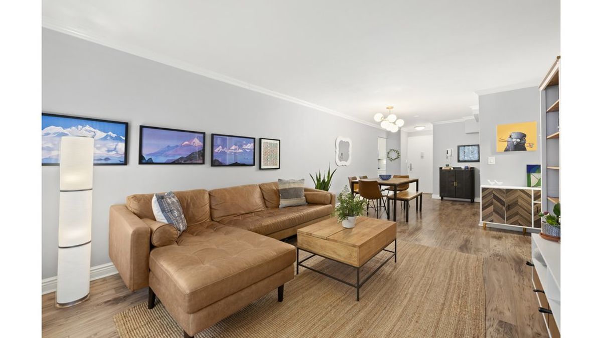 Photo for The Chelsea Lane - 16 West 16th Street Cooperative in Flatiron, Manhattan
