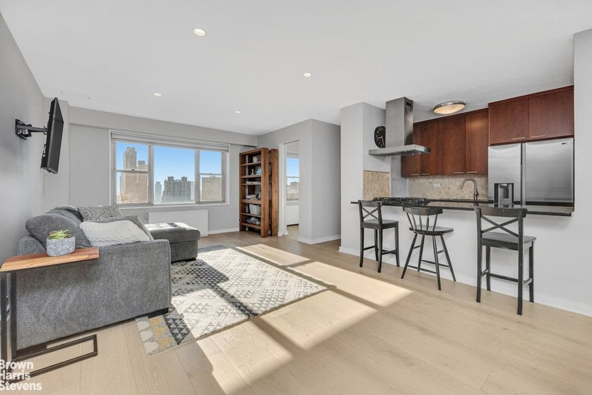 Photo for Carlton Regency - 137 East 36th Street Cooperative in Murray Hill, Manhattan