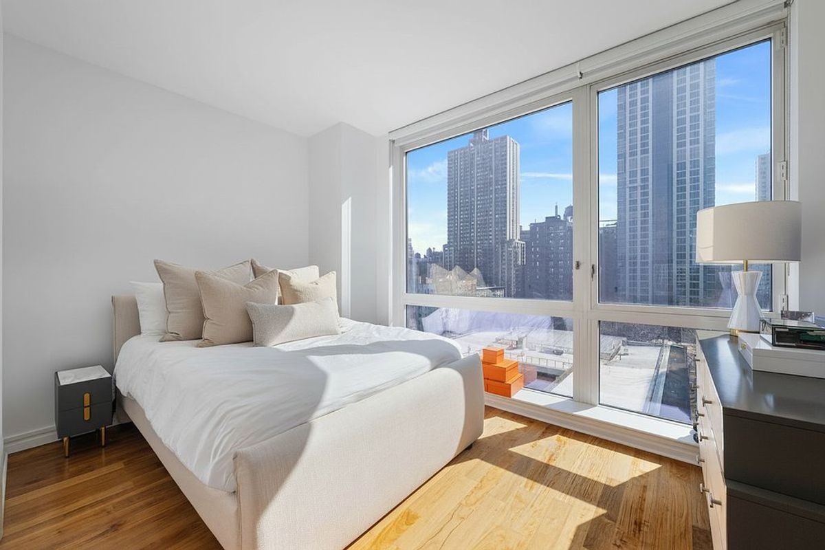 Photo for 200 West End Avenue - 200 West End Avenue Condominium in Upper West Side, Manhattan