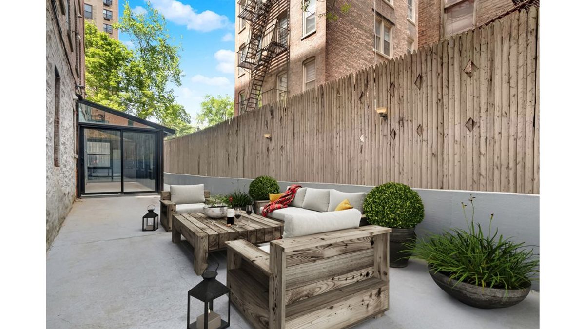 Photo for The Hudson Court - 317 West 95th Street Condominium in Upper West Side, Manhattan