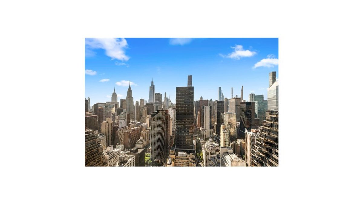 Photo for Trump World Tower - 845 United Nations Plaza Condominium in Midtown East, Manhattan