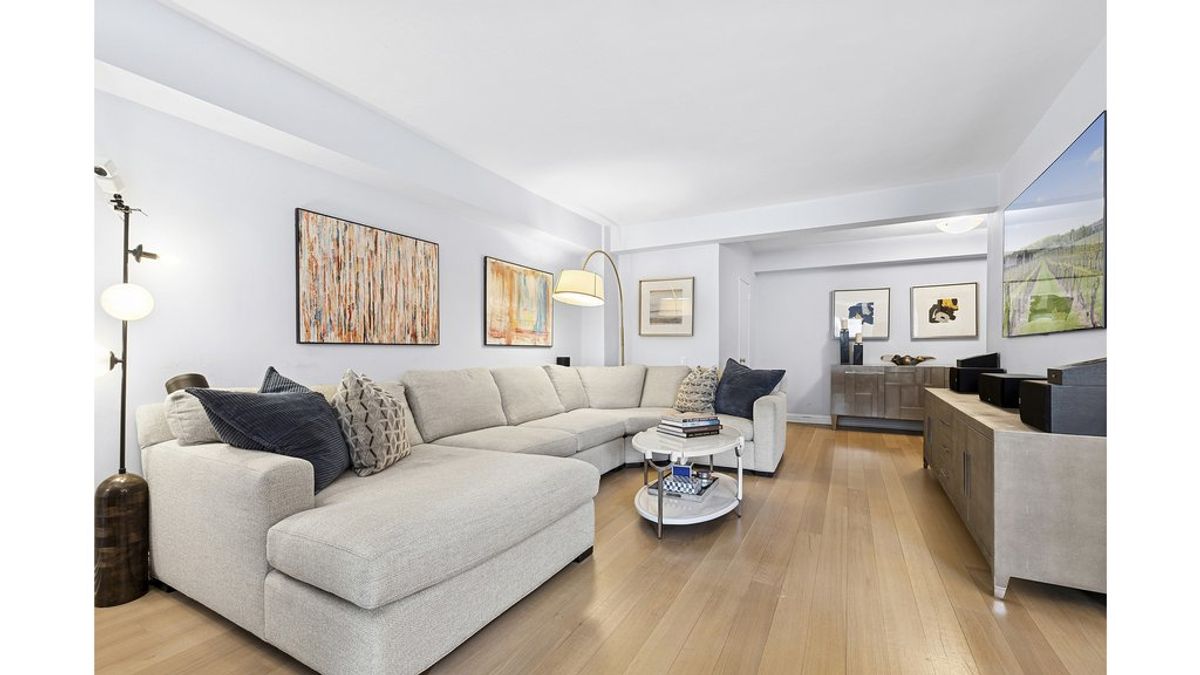 Photo for 200 East 57th Street - 200 East 57th Street Cooperative in Midtown East, Manhattan