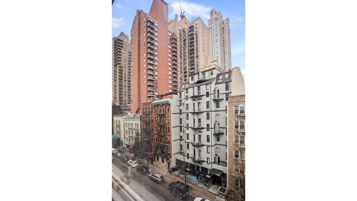 Photo for 215 East 80th Street - 215 East 80th Street Condominium in Upper East Side, Manhattan