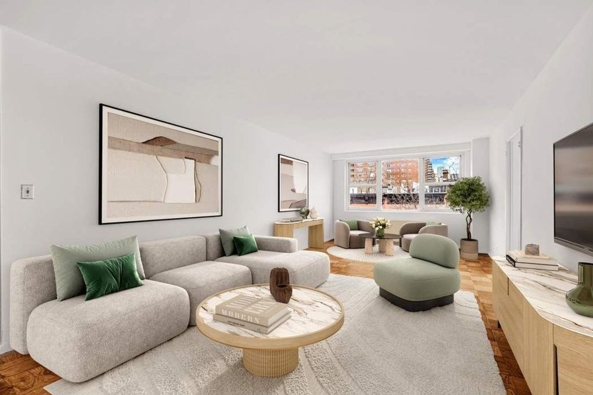 Photo for London Towne House - 360 West 22nd Street Condominium in Chelsea, Manhattan