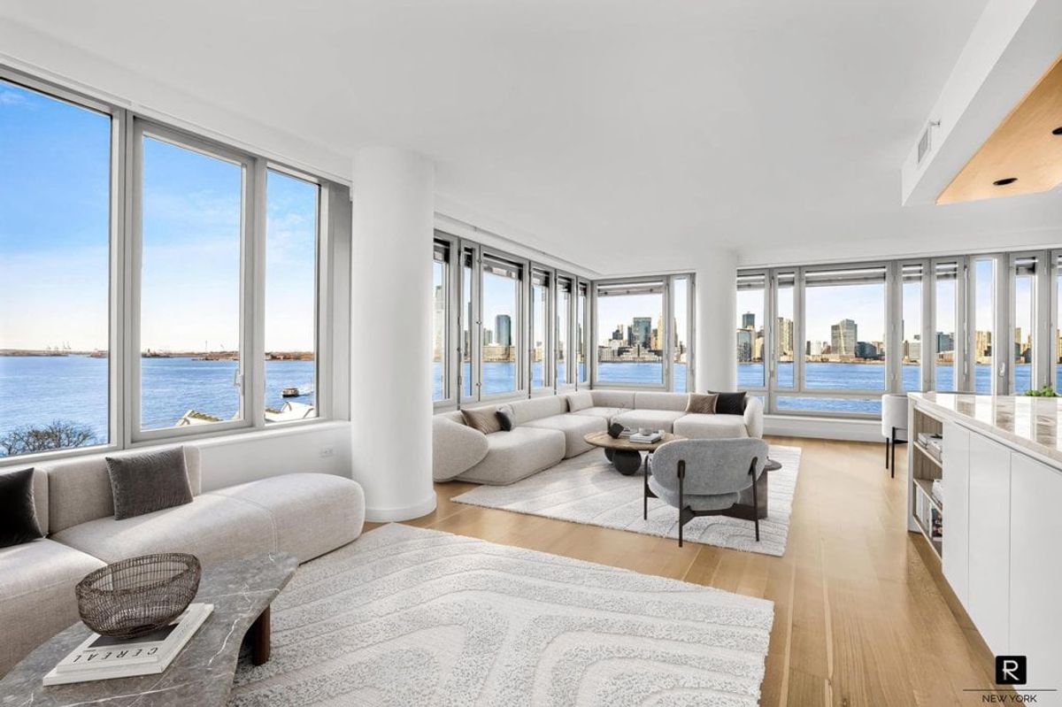 Photo for Riverhouse, One Rockefeller Park - 2 River Terrace Condominium in Battery Park City, Manhattan